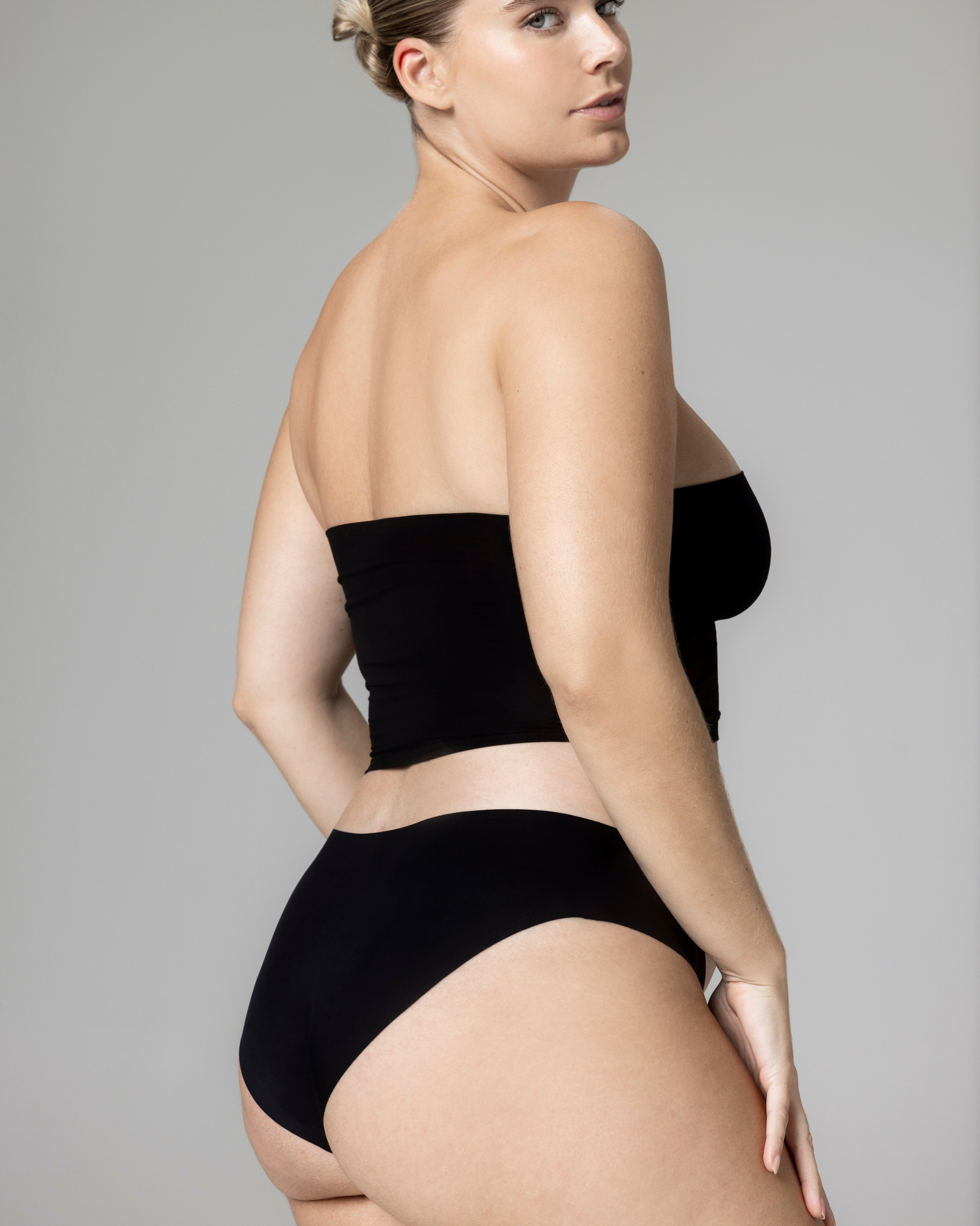 BARE - BIKINI
