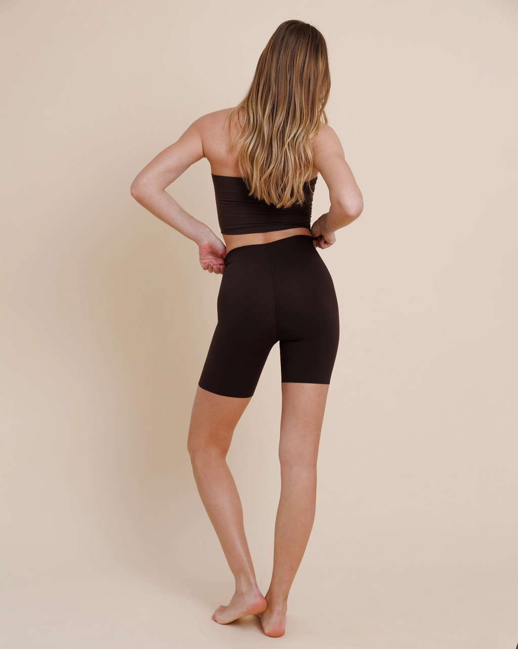 CONTOUR COMPRESSION SHORTS
